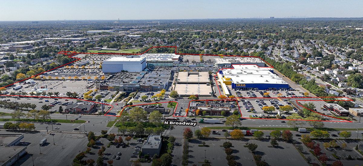 Sale of super regional shopping center on Long Island closes