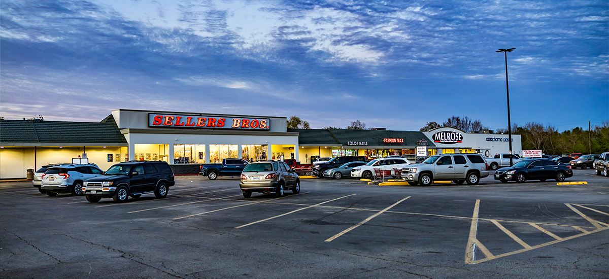 JLL arranges sale of thriving, Hispanic grocery-anchored shopping center in Houston