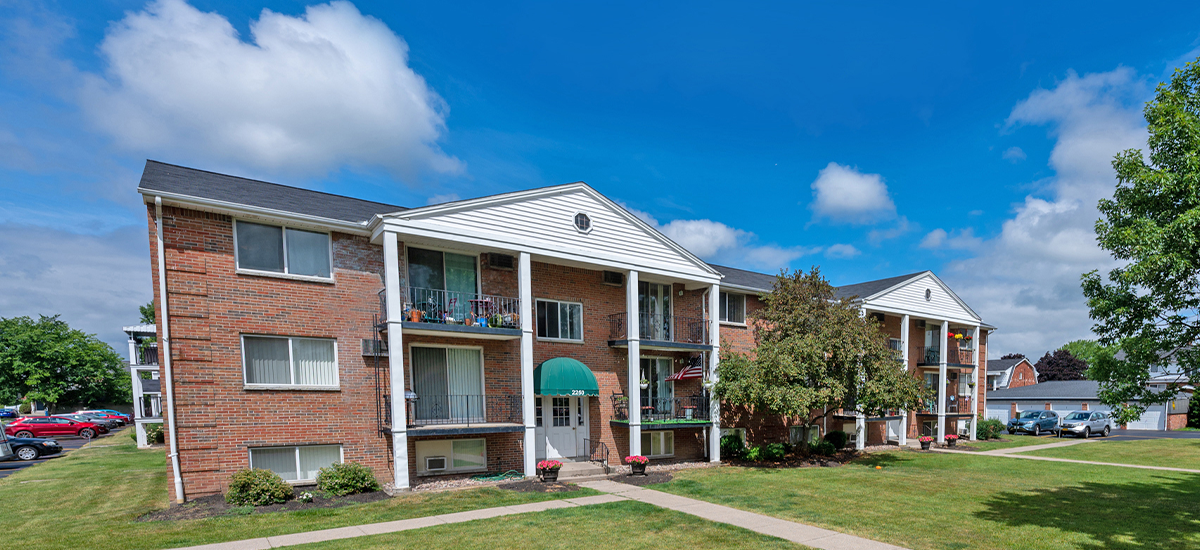 460-unit sale of multi-housing community between Buffalo and Niagara Falls,  NY trades